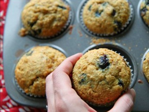 Healthy-Banana-Blueberry-Muffins-480x360