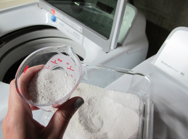 how_to_use_DIY_powdered_detergent_616