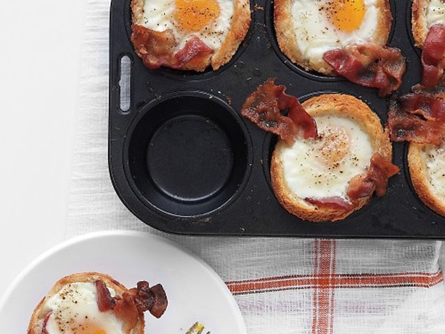 recipe_image_Bacon-Egg-and-Toast-Cups-640x480